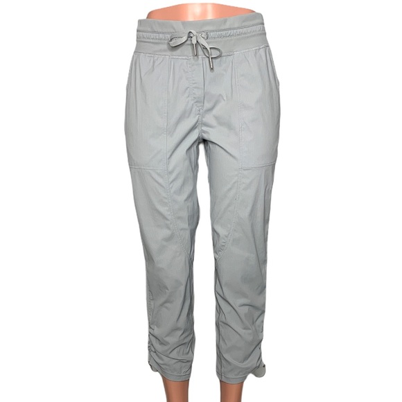 lululemon athletica Pants - Lululemon Dance Studio Crop *25" in Silver Drop